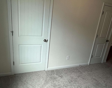 170 Marion Drive - Photo Thumbnail 21