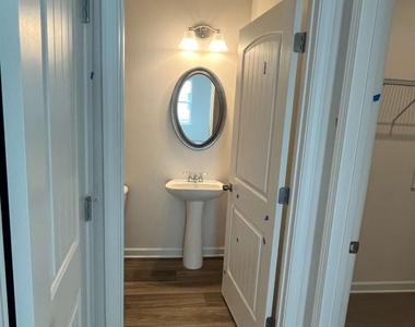 170 Marion Drive - Photo Thumbnail 12