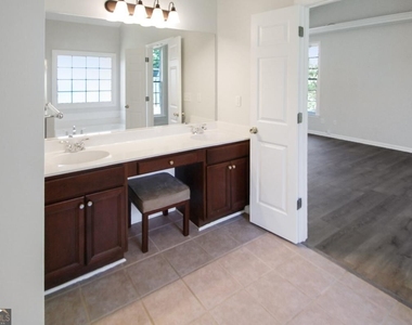 258 Brookcliff Drive - Photo Thumbnail 18