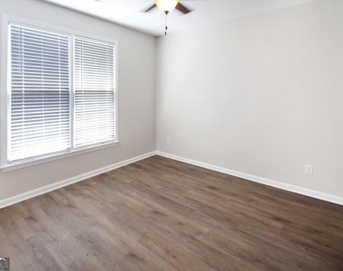 258 Brookcliff Drive - Photo Thumbnail 13