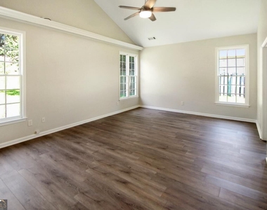 258 Brookcliff Drive - Photo Thumbnail 20