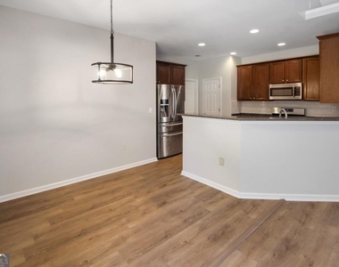 258 Brookcliff Drive - Photo Thumbnail 10