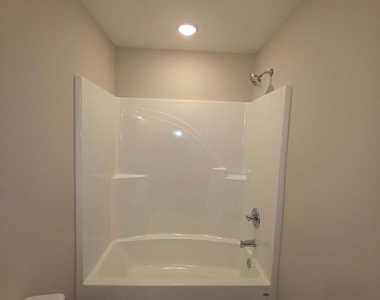 212b Tabor Drive - Photo Thumbnail 11