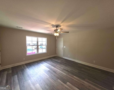 212b Tabor Drive - Photo Thumbnail 3