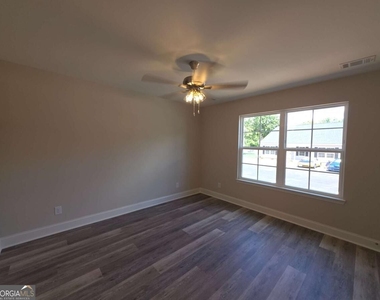 212b Tabor Drive - Photo Thumbnail 4