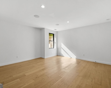 3566 Cantrell Road Ne - Photo Thumbnail 50