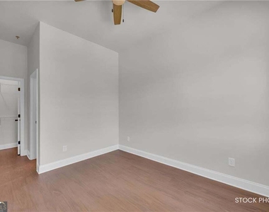 1058 Homestead Way Street - Photo Thumbnail 23