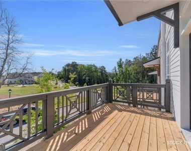 1058 Homestead Way Street - Photo Thumbnail 25