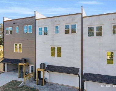1058 Homestead Way Street - Photo Thumbnail 28