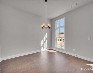 1058 Homestead Way Street - Photo Thumbnail 8
