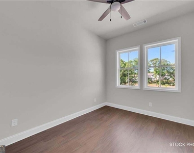 1058 Homestead Way Street - Photo Thumbnail 19