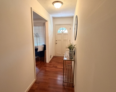 240 Davis Street - Photo Thumbnail 2