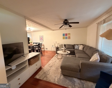 240 Davis Street - Photo Thumbnail 1