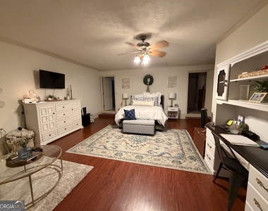 240 Davis Street - Photo Thumbnail 12