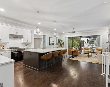 2974 Hermance Drive Ne - Photo Thumbnail 5