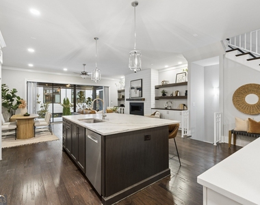 2974 Hermance Drive Ne - Photo Thumbnail 6