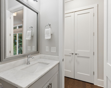 2974 Hermance Drive Ne - Photo Thumbnail 4