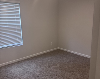 61 Weymouth Drive - Photo Thumbnail 8