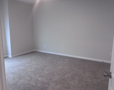 61 Weymouth Drive - Photo Thumbnail 7