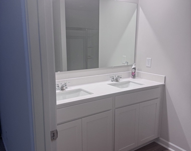 61 Weymouth Drive - Photo Thumbnail 5