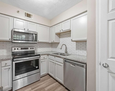 375 Winding River Drive - Photo Thumbnail 8