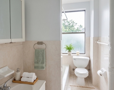 401 Edgecombe Avenue - Photo Thumbnail 3