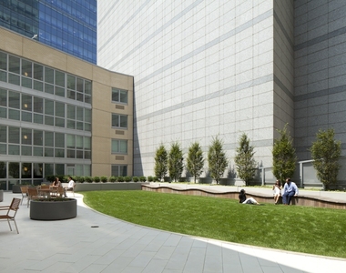 Court Square Long Island City - Photo Thumbnail 5