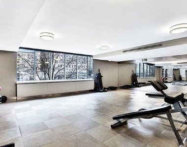225 Rector Place - Photo Thumbnail 8