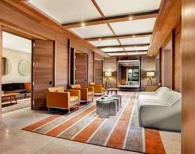 225 Rector Place - Photo Thumbnail 9