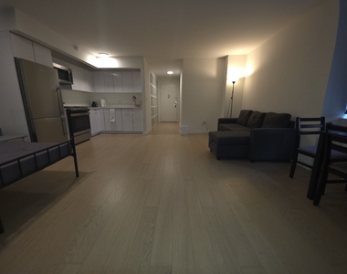 225 Rector Place - Photo Thumbnail 2