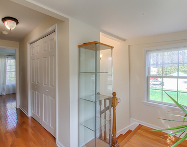16 Mendham Ave - Photo Thumbnail 14