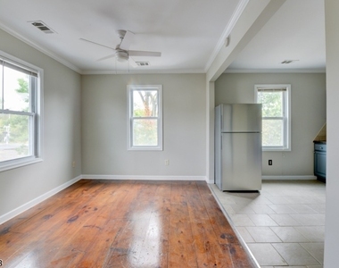 410 Talmadge Ave - Photo Thumbnail 9