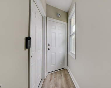 410 Talmadge Ave - Photo Thumbnail 15