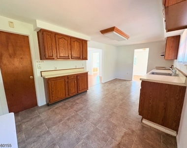 940 Route 202/206 - Photo Thumbnail 6