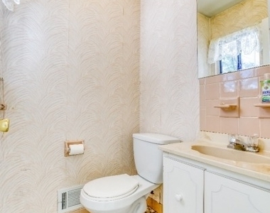 918 Merritt Dr - Photo Thumbnail 9