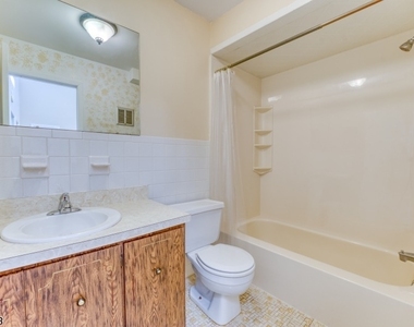 918 Merritt Dr - Photo Thumbnail 17