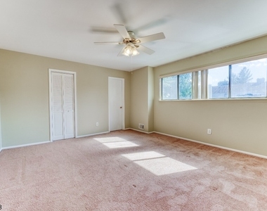 918 Merritt Dr - Photo Thumbnail 11