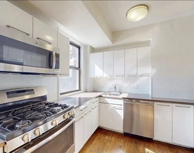 220 East 63rd Street - Photo Thumbnail 1
