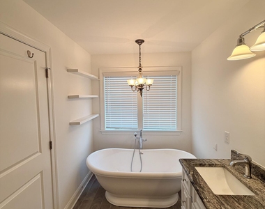 23 Niblick Street - Photo Thumbnail 21