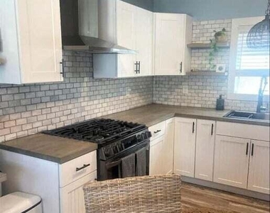 123 Franklin Avenue - Photo Thumbnail 6