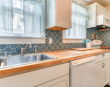 87 Embury Avenue - Photo Thumbnail 11