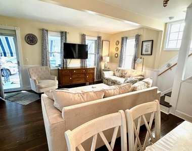87 Embury Avenue - Photo Thumbnail 8