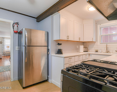 21 Embury Avenue - Photo Thumbnail 14