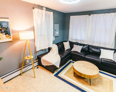 13 Decatur Avenue - Photo Thumbnail 11