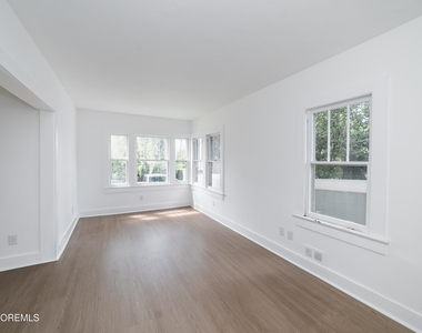 92 Asbury Avenue - Photo Thumbnail 16