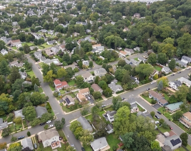 92 Asbury Avenue - Photo Thumbnail 24