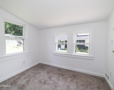 92 Asbury Avenue - Photo Thumbnail 21