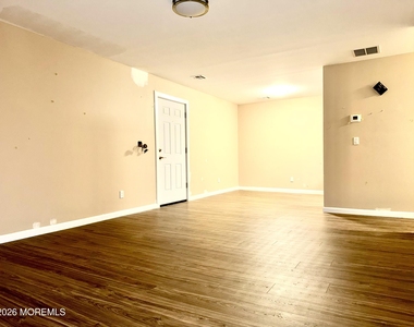 231 Atlantic Street - Photo Thumbnail 5