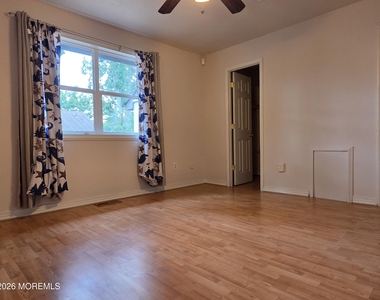 2604 Dogwood Court - Photo Thumbnail 14