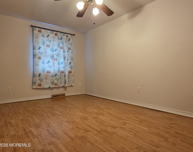 2604 Dogwood Court - Photo Thumbnail 11